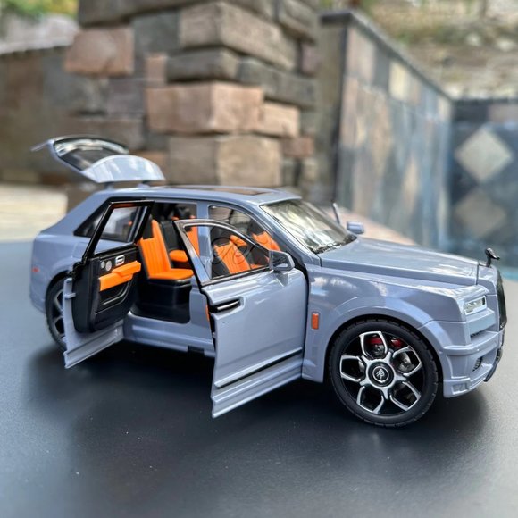 1:20 scale Rolls-Royce CULLINAN DIECAST WITH HEADLIGHT & Diecast - Picture 2 of 8